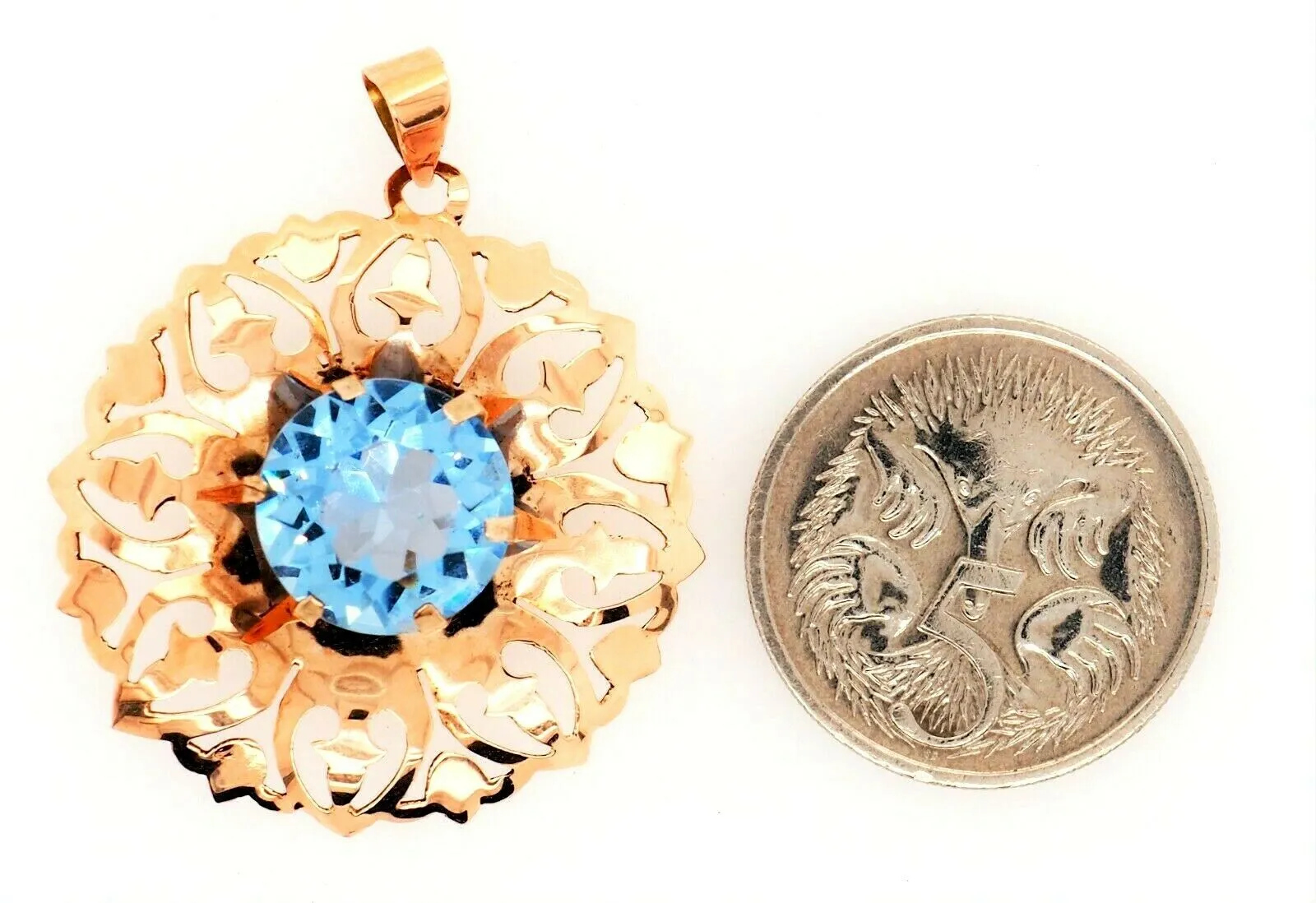 9ct Yellow Gold Blue Paste Vintage Pendant