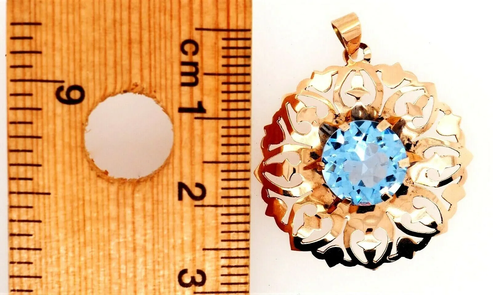 9ct Yellow Gold Blue Paste Vintage Pendant
