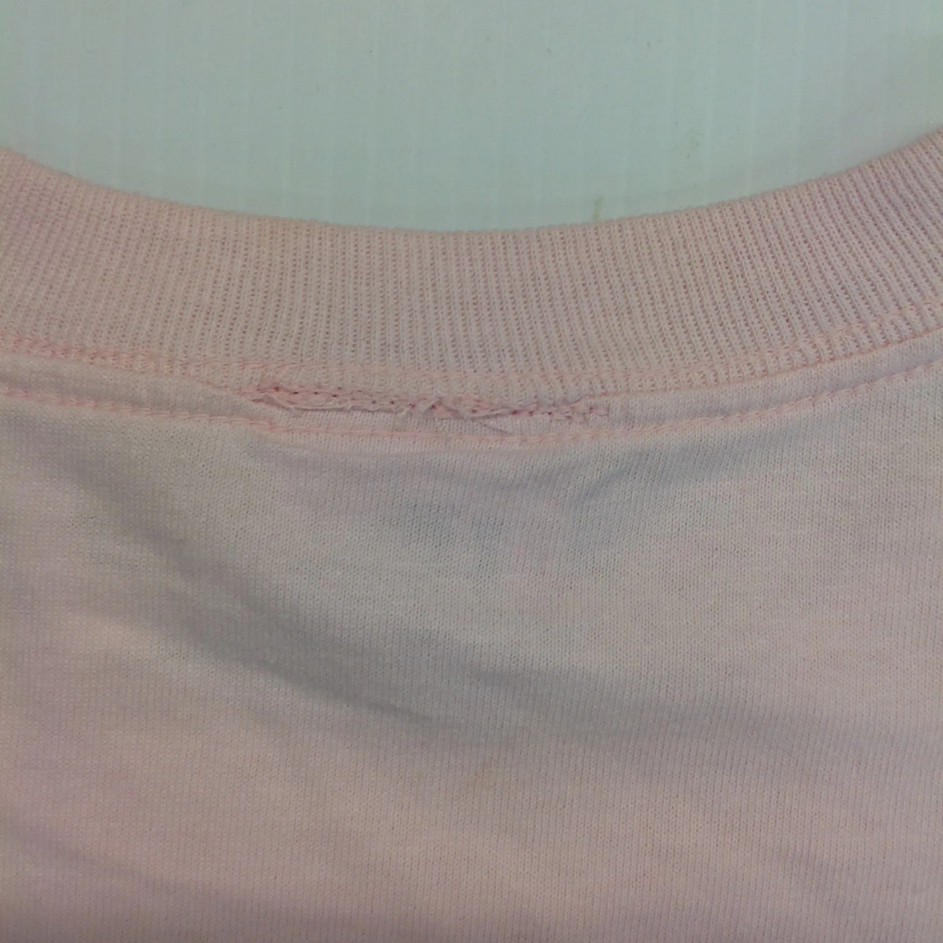 Large Disney Store Pink T-Shirt Glittery TinkerBell I'm Famous in Neverland New with Tag