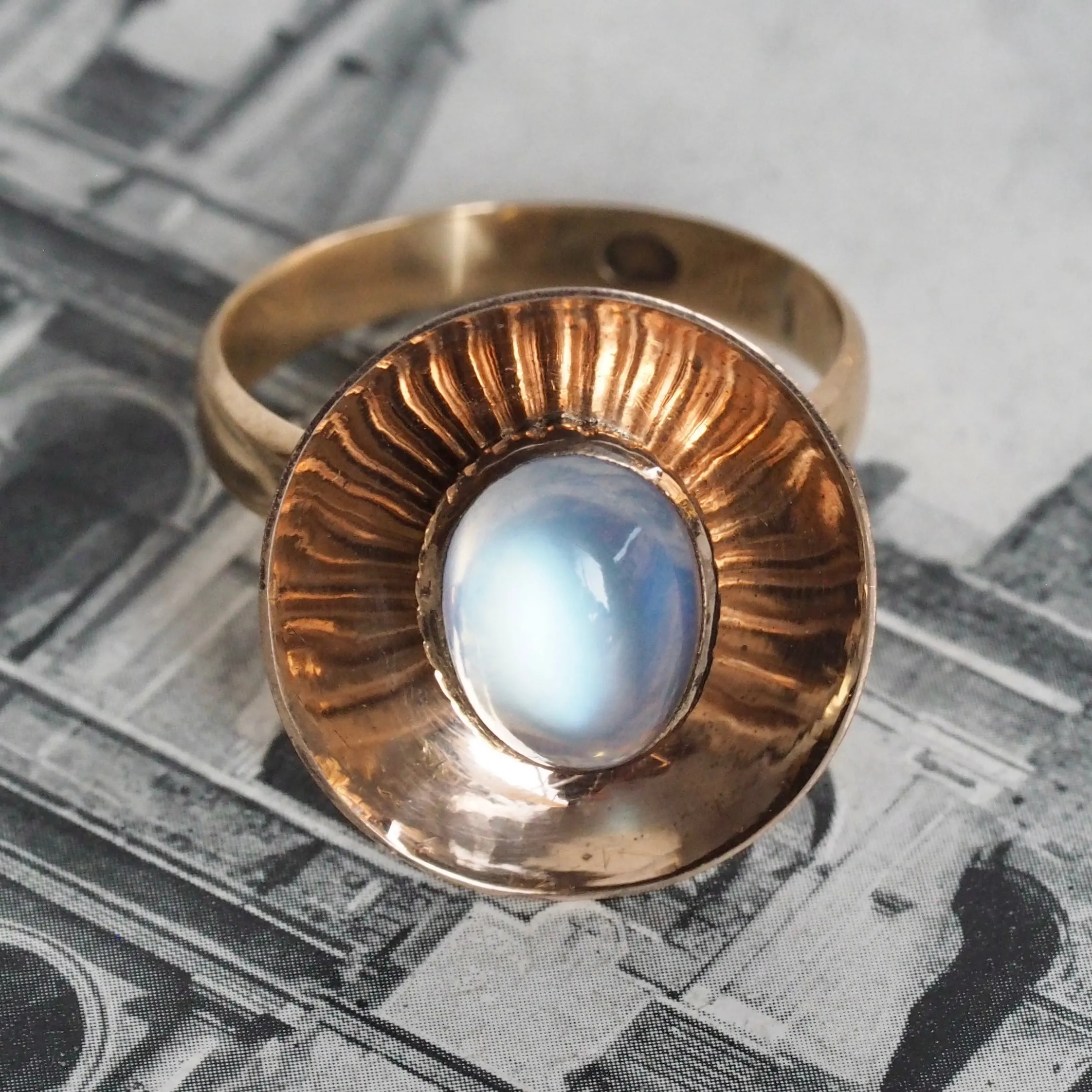 Midcentury Modern Mirrored 9k Gold Moonstone Ring