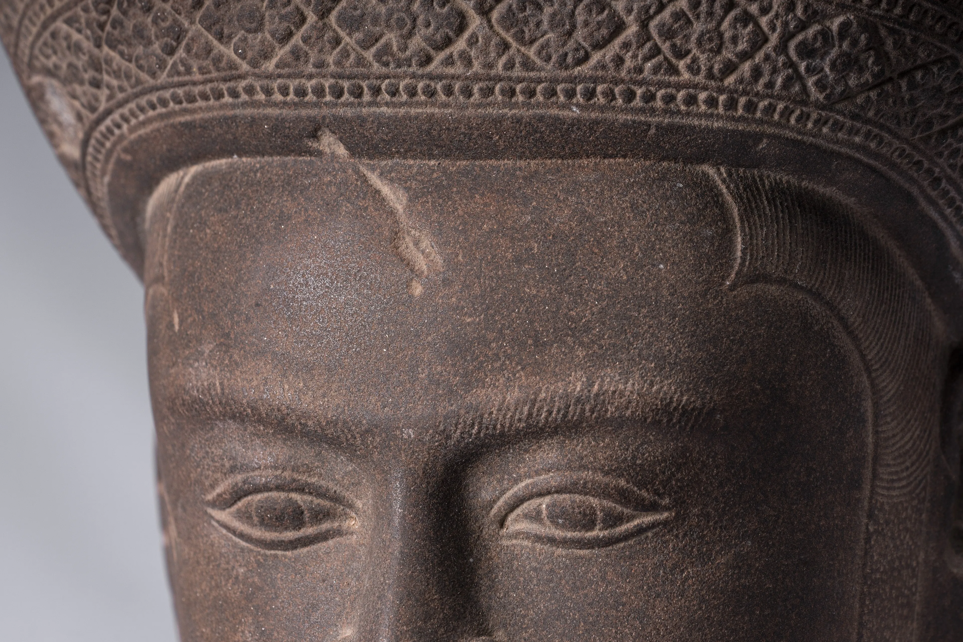 Vishnu Statue - Antique Banteay Srei Style Stone Mounted Khmer Vishnu Head - 56cm / 22"