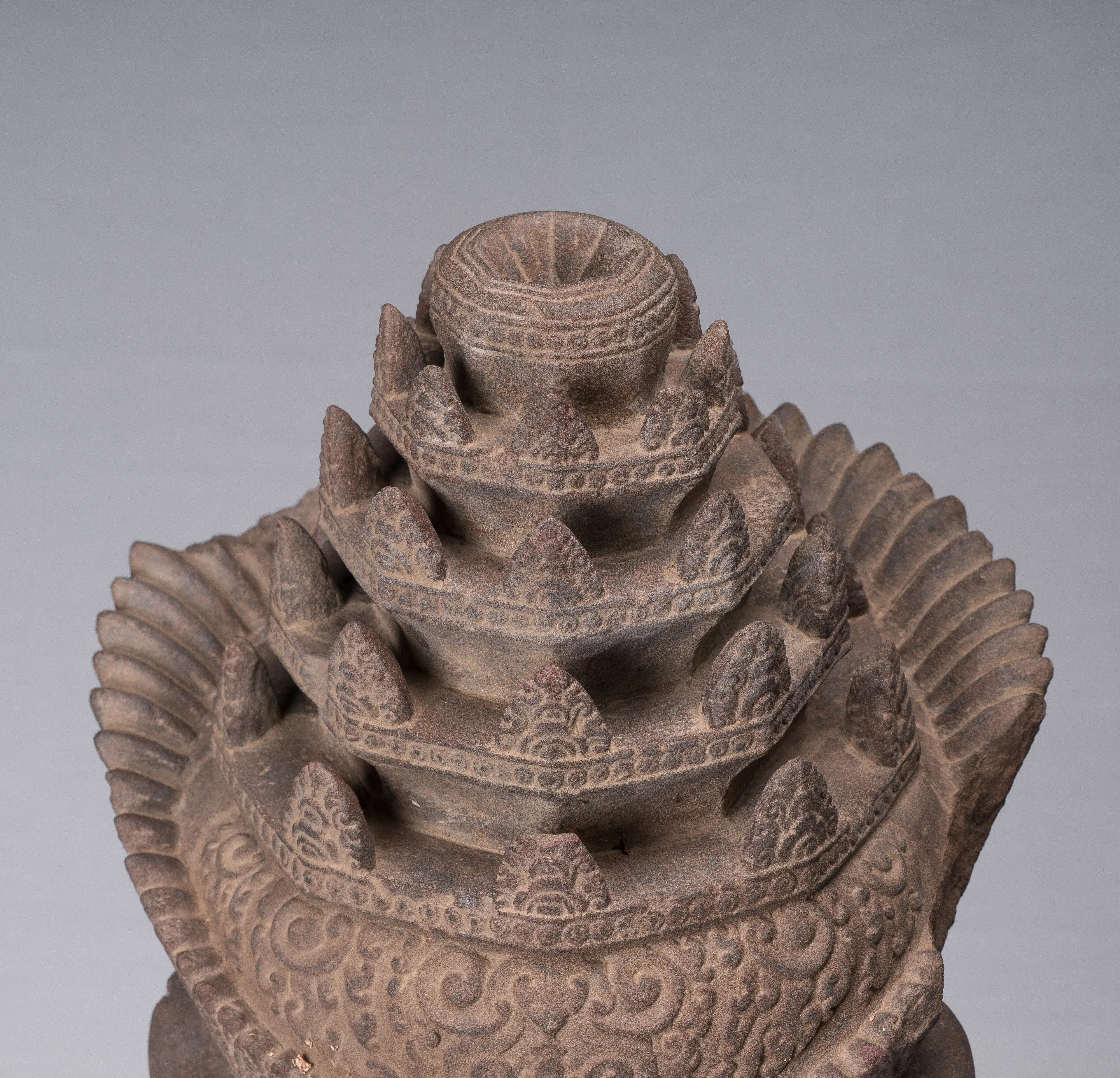 Vishnu Statue - Antique Banteay Srei Style Stone Mounted Khmer Vishnu Head - 56cm / 22"